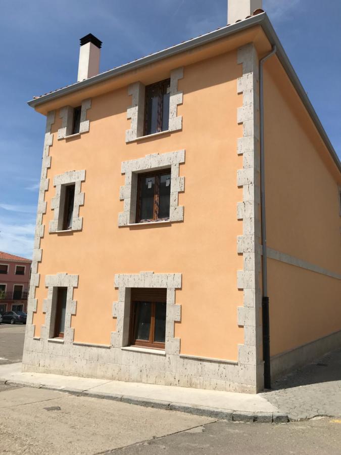 Apartamentos Turisticos Escorraladas Baltanás 외부 사진